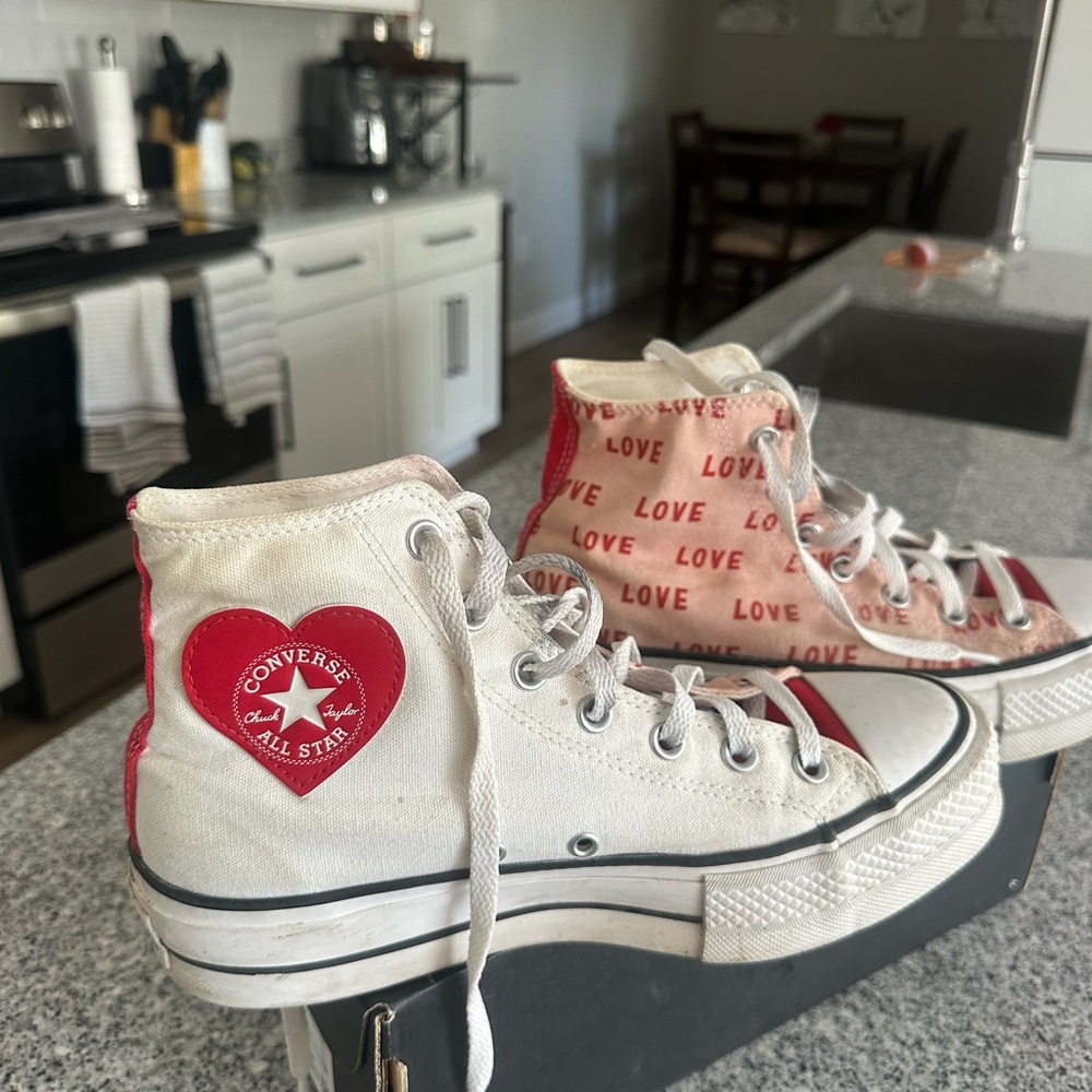 Limited Valentine’s Edition Platform Converse White and Red Heart High-Tops